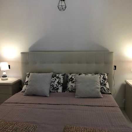 Elegante Monolocale Al Centro Del Paese Daire Teulada Dış mekan fotoğraf