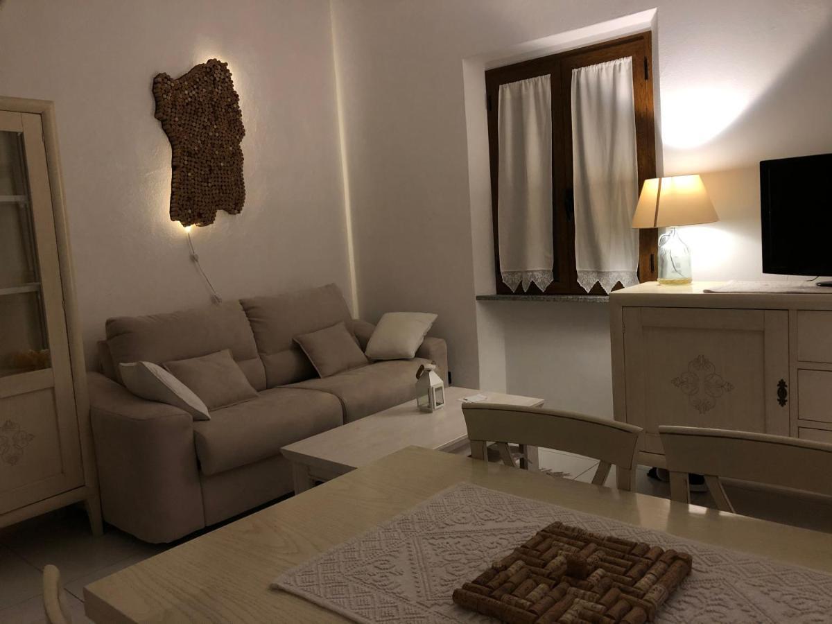 Elegante Monolocale Al Centro Del Paese Daire Teulada Dış mekan fotoğraf